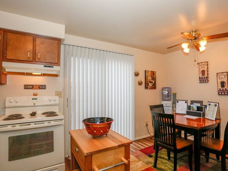 Kitchen & dining room at Pine Run